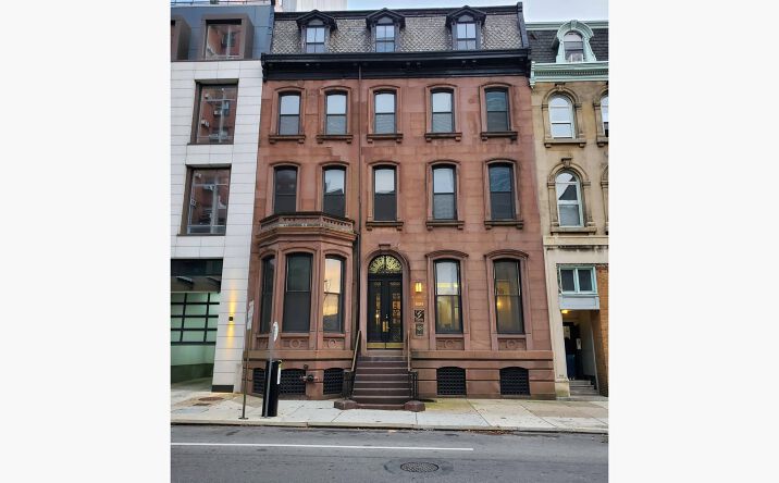 Pictures of Office property located at 2112 Walnut St, Philadelphia, PA 19103 for comps - image #1