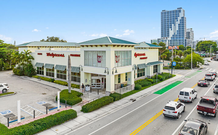 Pictures of Retail property located at 3490 Bird Rd, Miami, FL 33133 for comps - image #1
