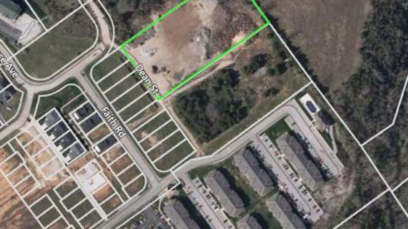 12437 Dean St, Charlestown, IN 47111