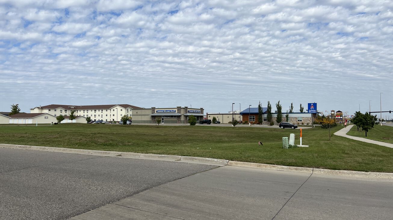 4459 45th St S, Fargo, ND 58104