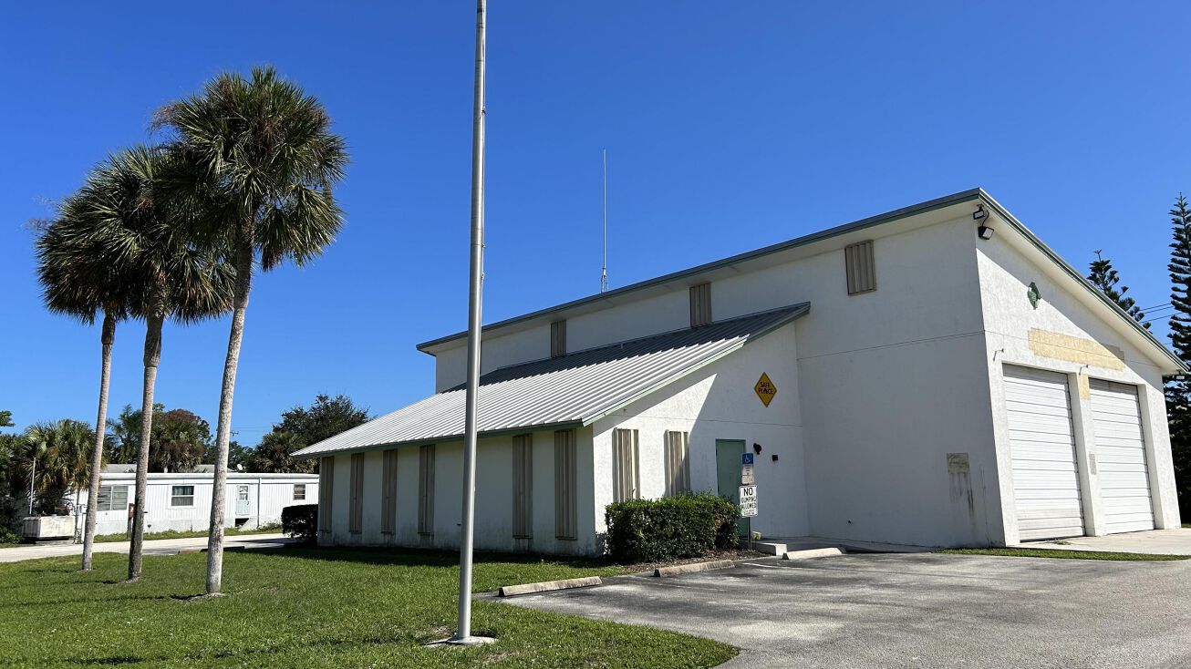 6900 SE Ridgeway Terrace, Hobe Sound, FL 33455