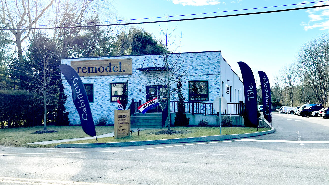 137 Montauk Hwy, Westhampton, NY 11977