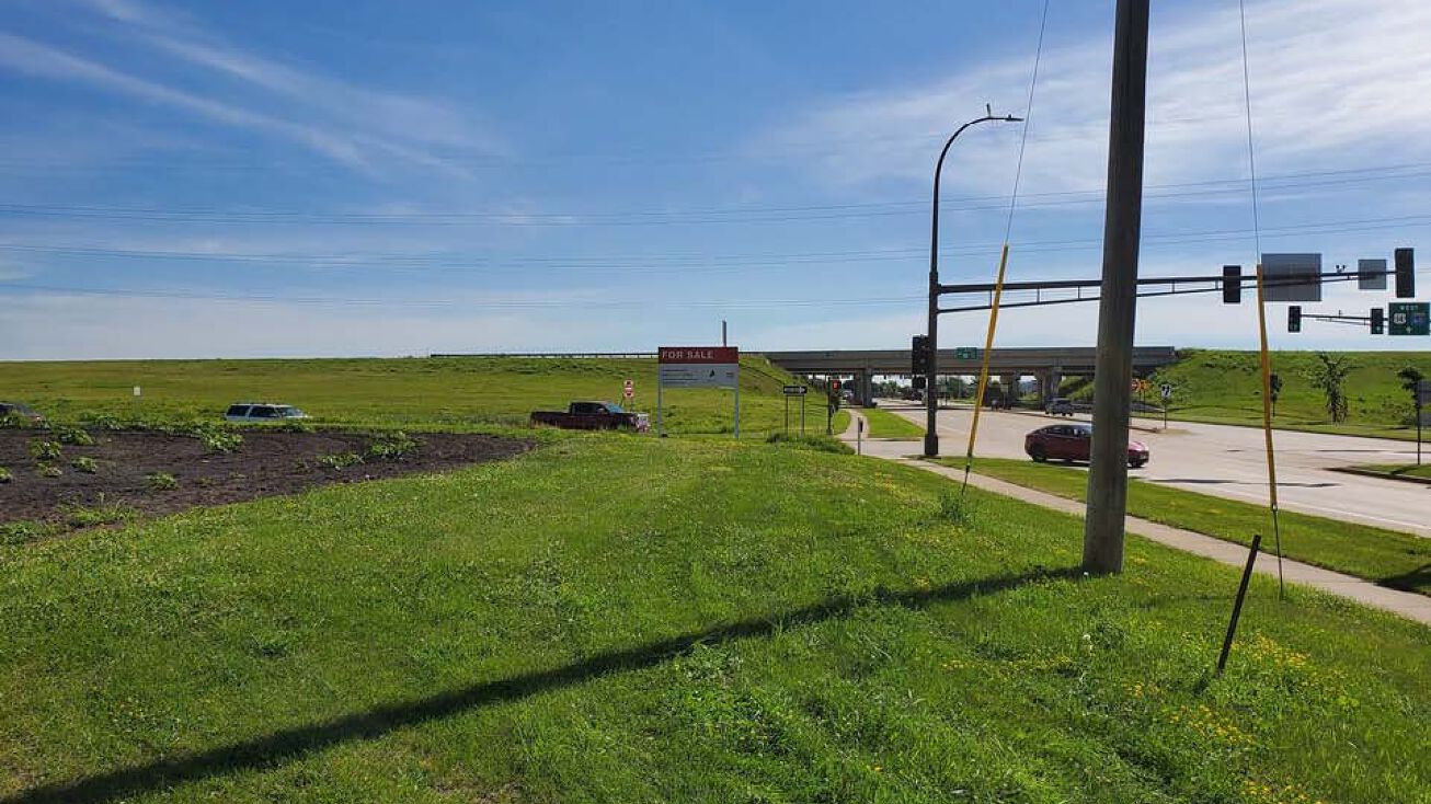 1401 N Victory Dr, Mankato, MN 56001