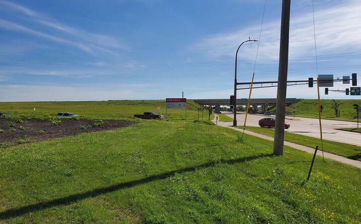 Pictures of Land property located at 1401 N Victory Dr, Mankato, MN 56001 for sales - image #1