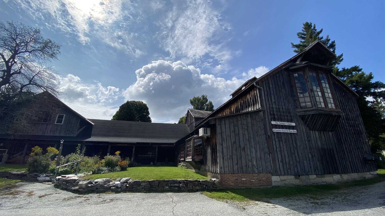 60 West Rd, Woodford, VT 05201