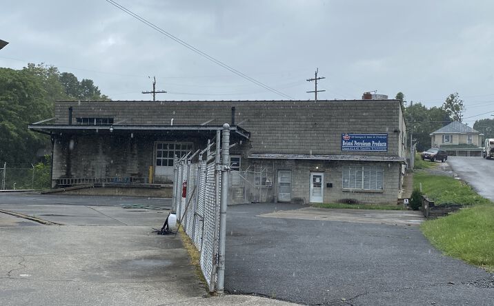 Pictures of Industrial, Business for Sale property located at 498 Washington St, Bristol, VA 24201 for sales - image #1