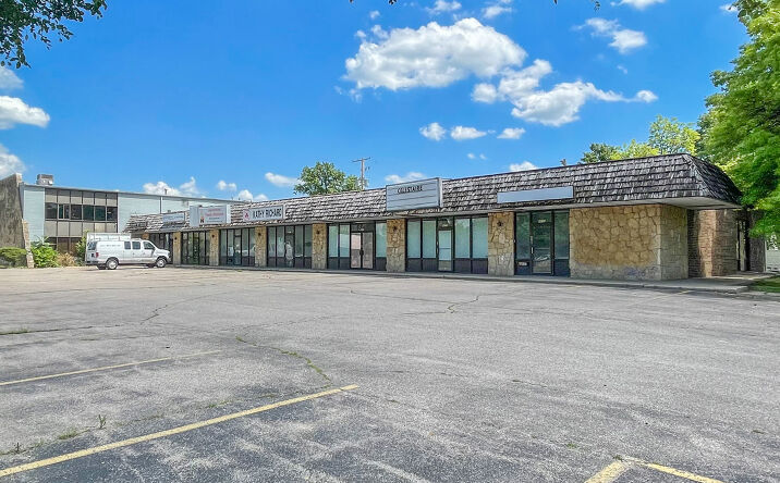 Pictures of Retail property located at 4605 E Kellogg Dr, Wichita, KS 67218 for sales - image #1
