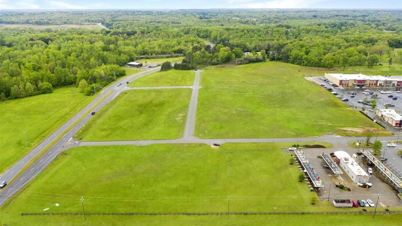 000 Ridgecrest Lots 5 & 6 Road, Jackson, TN 38305 Land for Sale 000