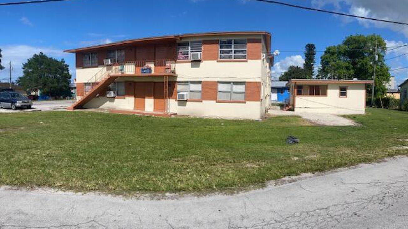 569 SW 7th Street, Belle Glade, FL 33430