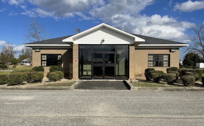 Pictures of Office property located at 25463 N Main Street, Altha, FL 32421 for sales - image #1