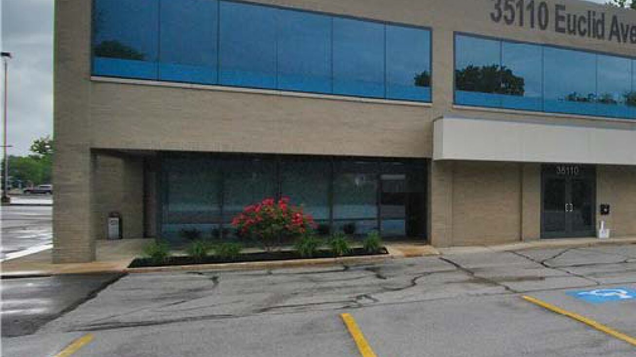 35110 Euclid Ave, Willoughby, OH 44094