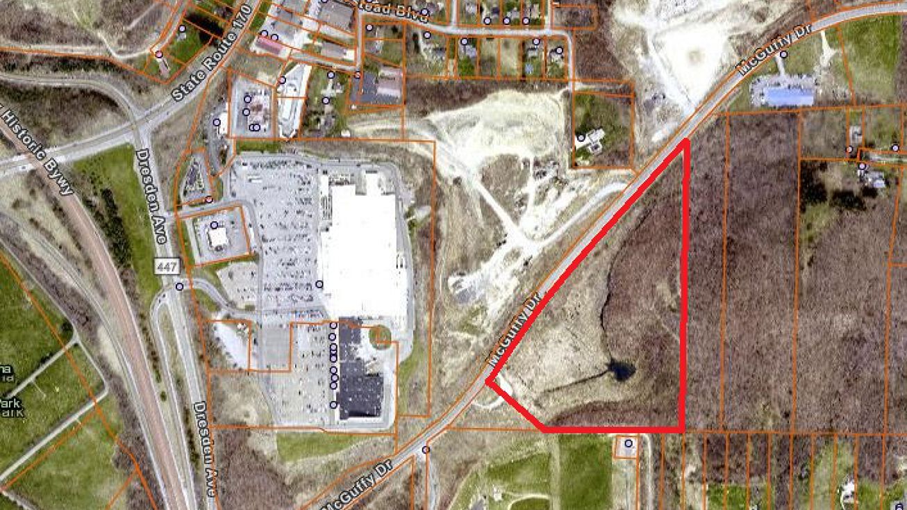 5 McGuffey Dr, East Liverpool, OH 43920