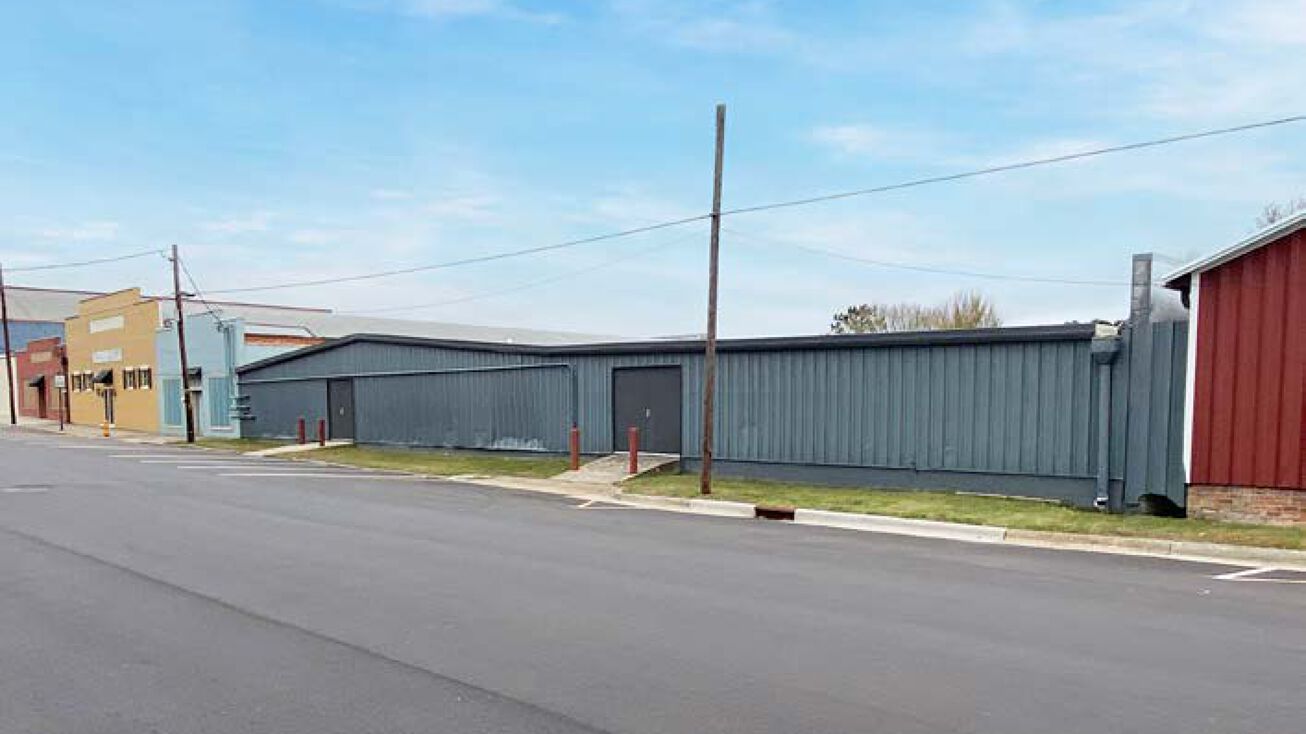 101 W Vance St, Zebulon, NC 27597