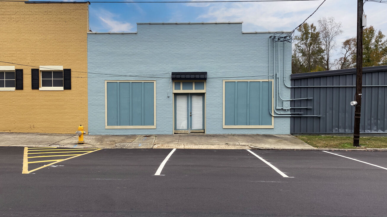 121 W Vance St, Zebulon, NC 27597