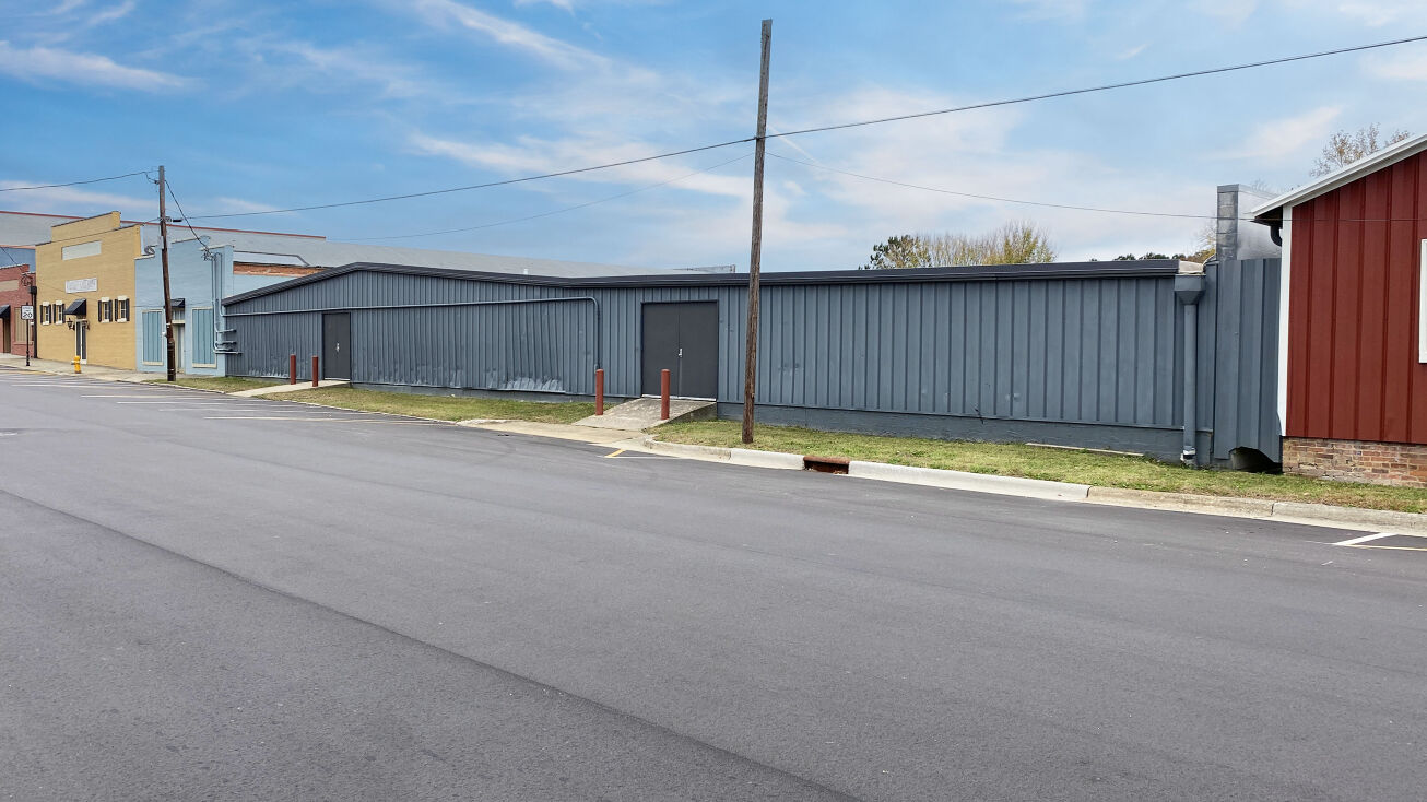 125 W Vance St, Zebulon, NC 27597