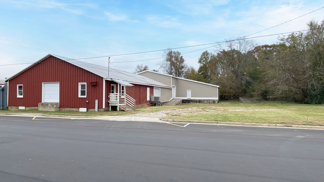 135 W Vance St, Zebulon, NC 27597