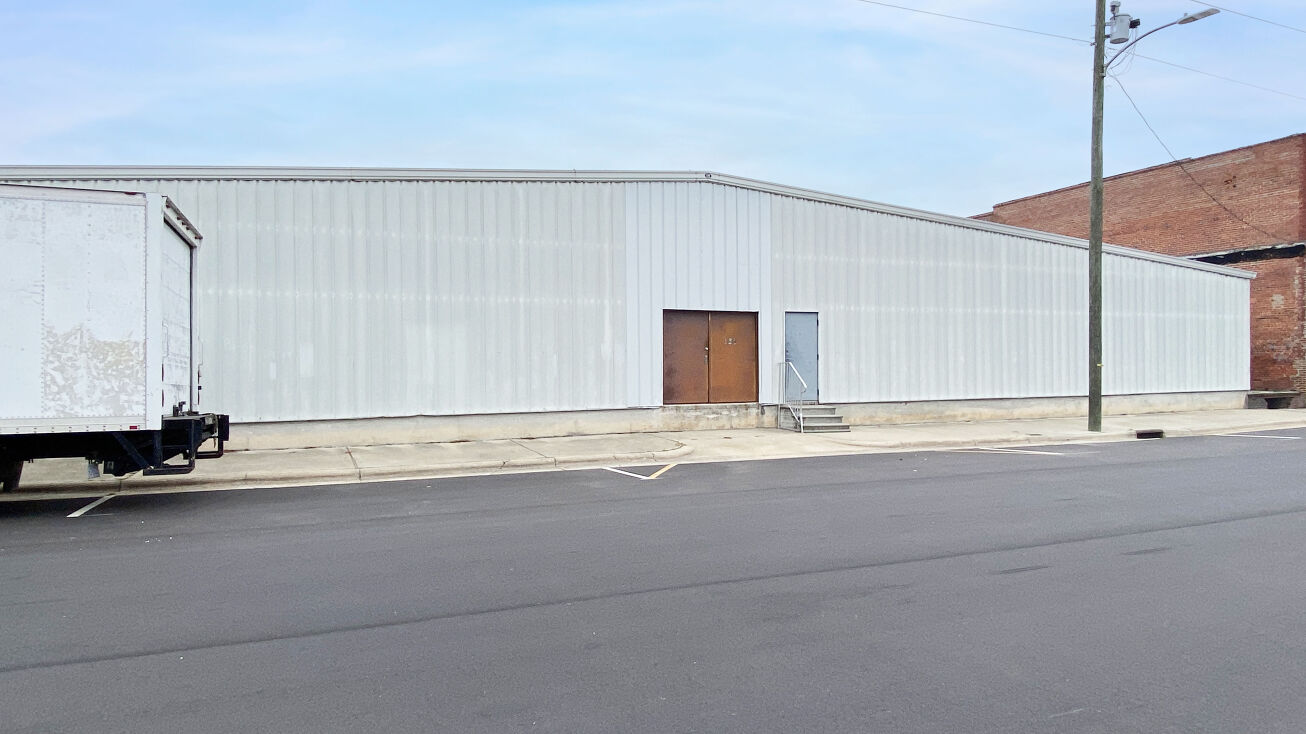 128 W Vance St, Zebulon, NC 27597