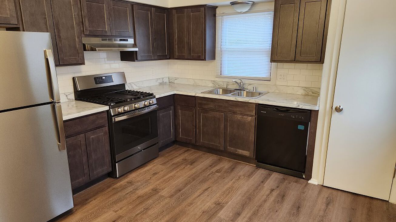 109 Johnston Dr, Dousman, WI 53118 Multifamily Property for Sale