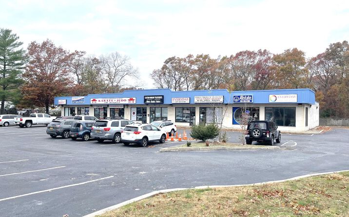 0 MIDDLE COUNTRY RD Middle Island NY 11953 APN: 0200-400.00-05.00-038. ...