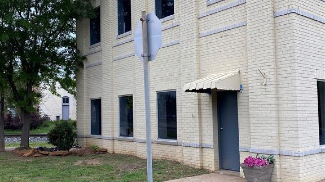 103 Jefferson St, Daingerfield, TX 75638