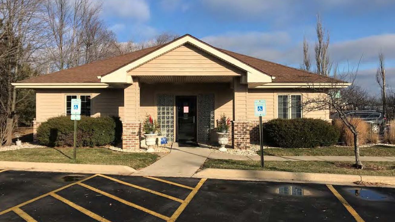 4958 W Loomis Rd, Greenfield, WI 53220