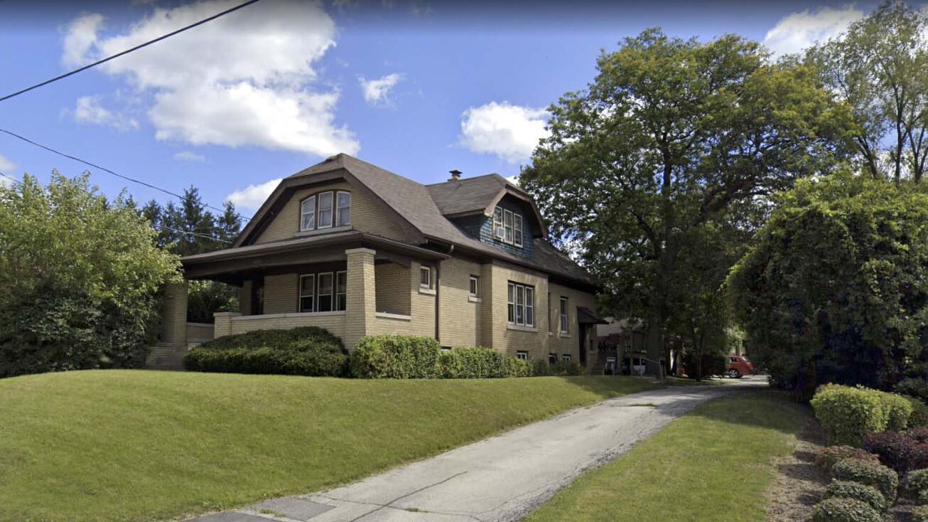 10733 W Forest Home Ave, Hales Corners, WI 53130