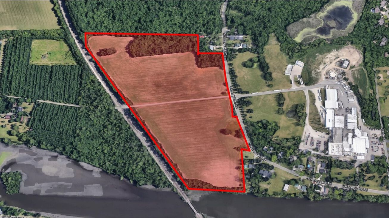 S Honey Lake Rd, Burlington, WI 53105