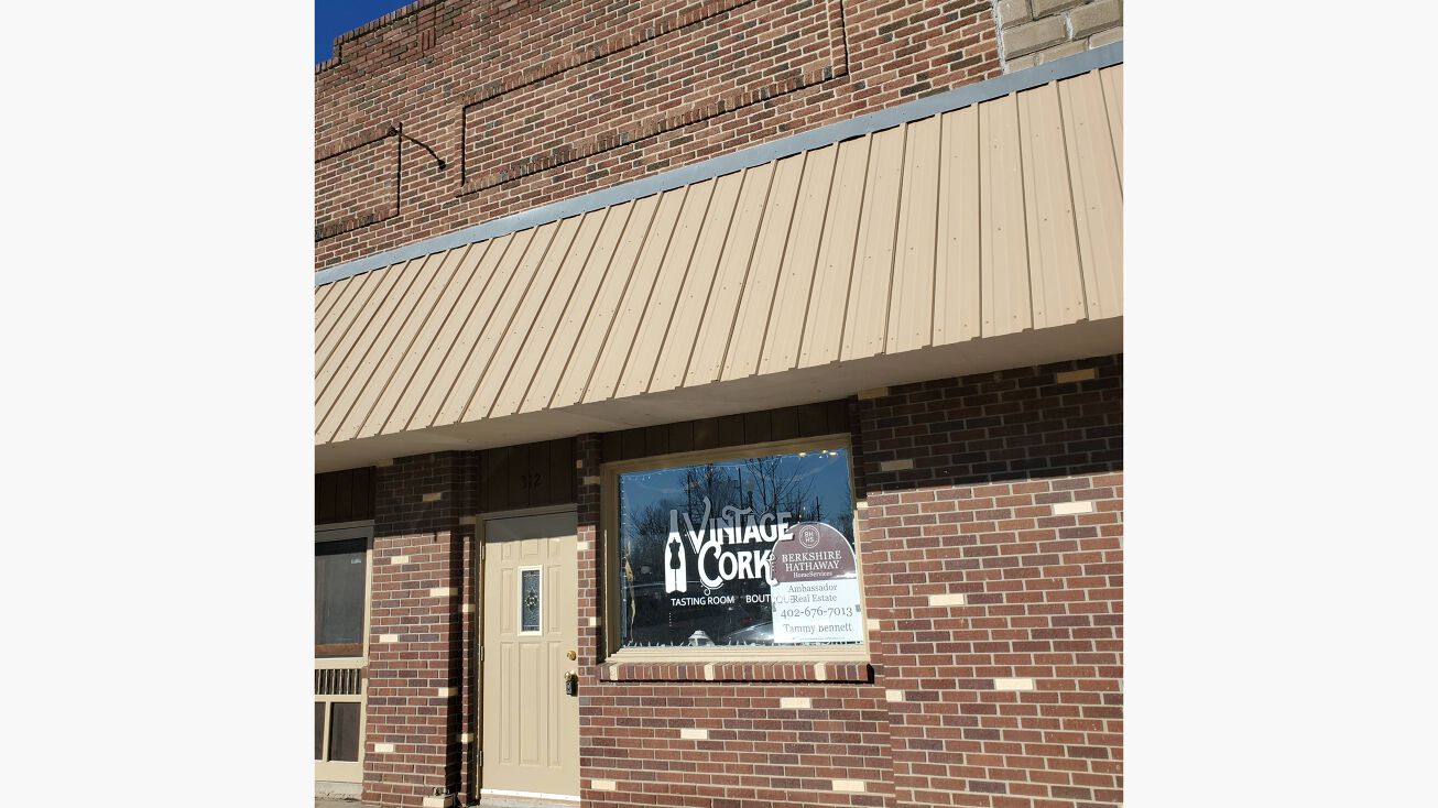 312 W 2nd St, Valparaiso, NE 68065