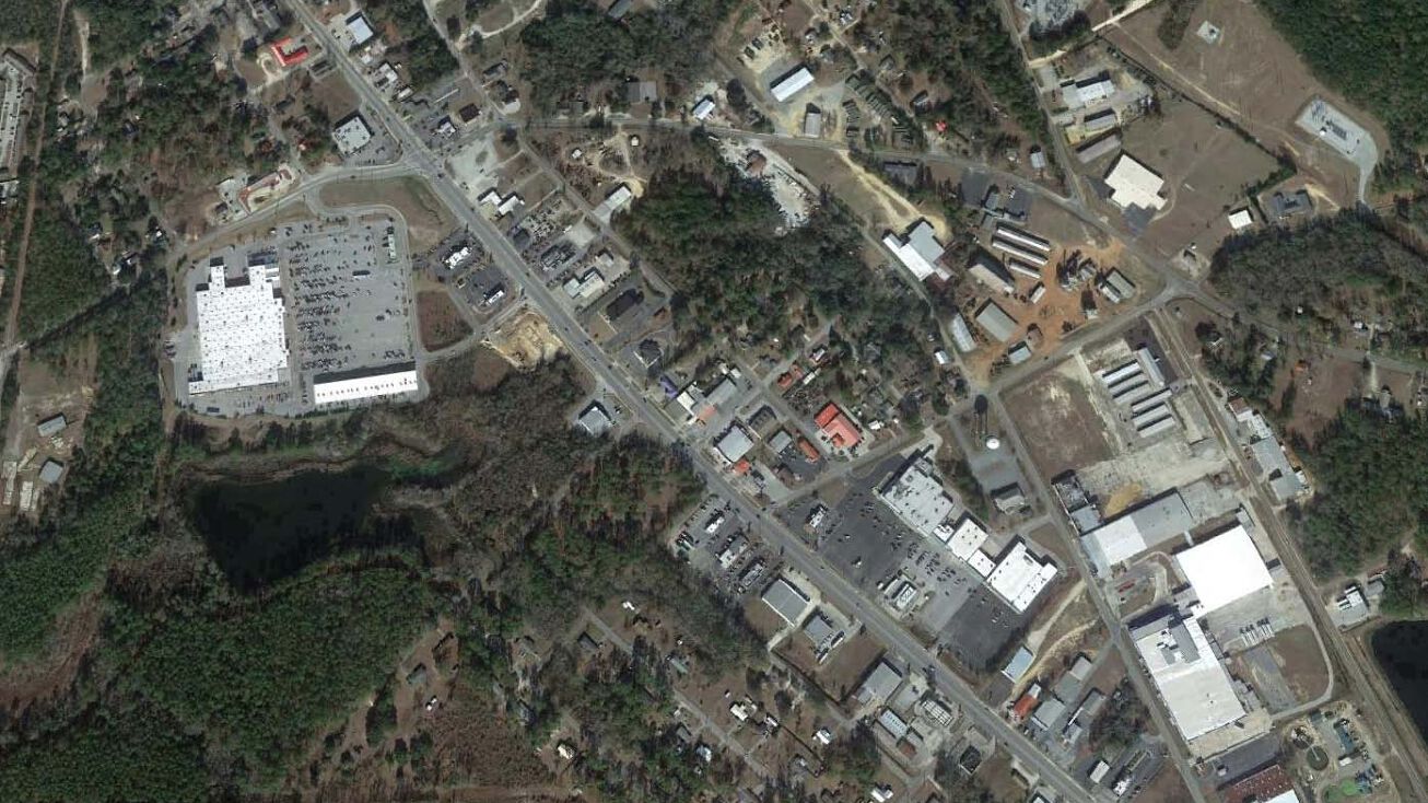 414 S Main St, Swainsboro, GA 30401