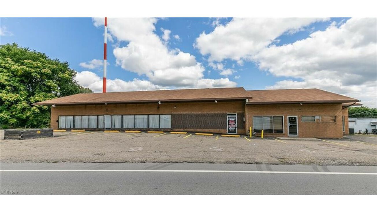 899 Canton Rd, Akron, OH 44312