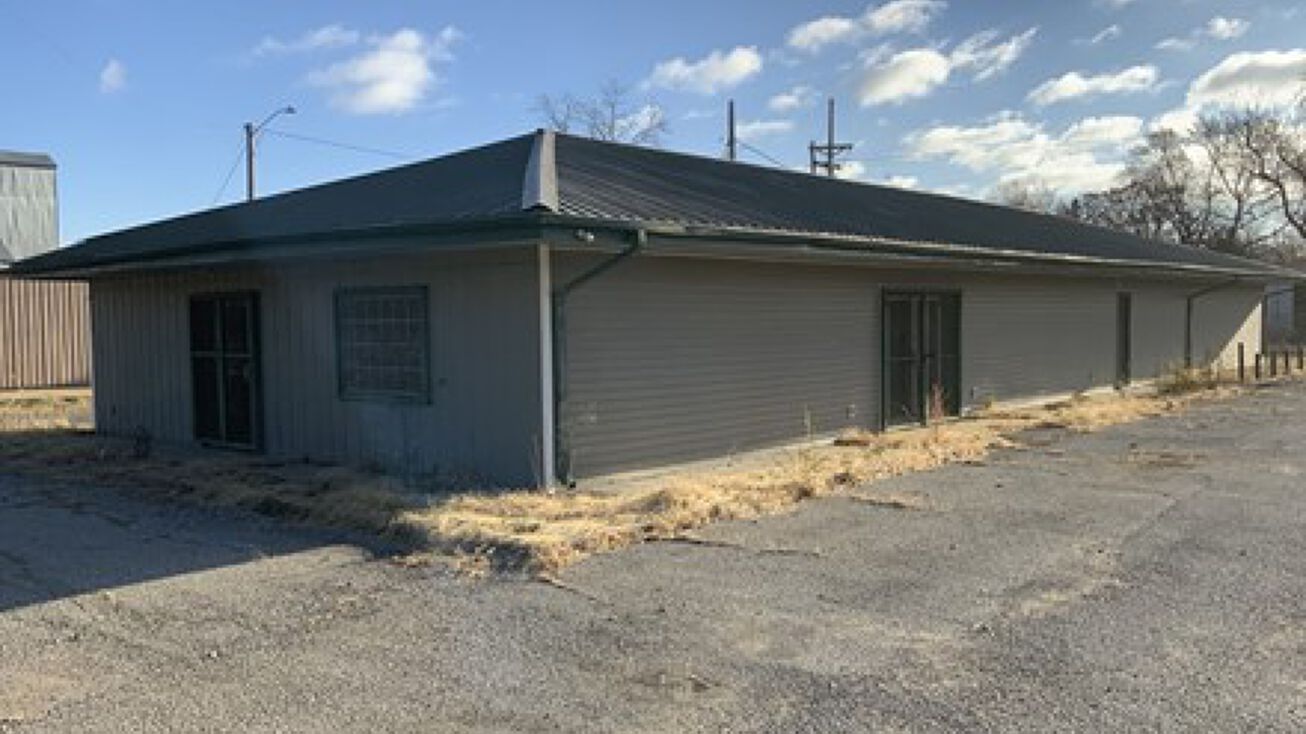 6701 Memorial Highway, St. Joseph, MO 64504