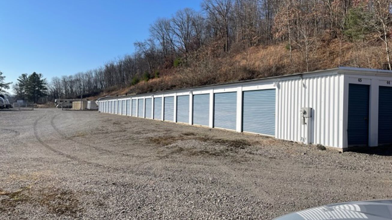 1650 Evans City Rd, Evans City, PA 16033