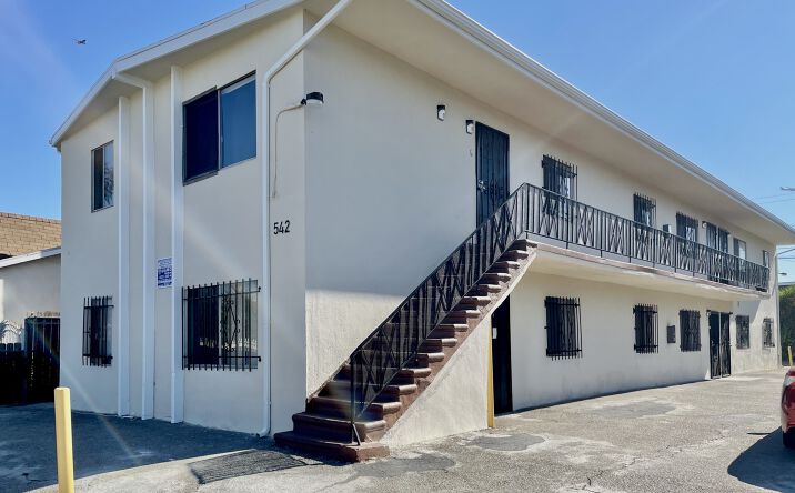 Pictures of Multifamily property located at 542 W 76th St, Los Angeles, CA 90044 for sales - image #1