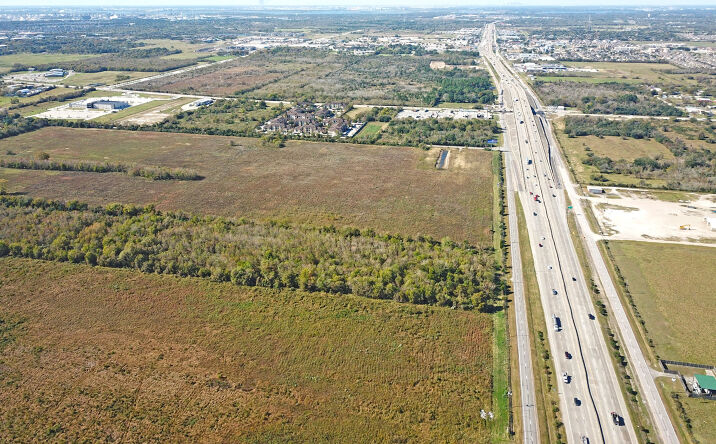 Pictures of Land property located at 0 East Freeway, Baytown, TX 77521 for sales - image #1