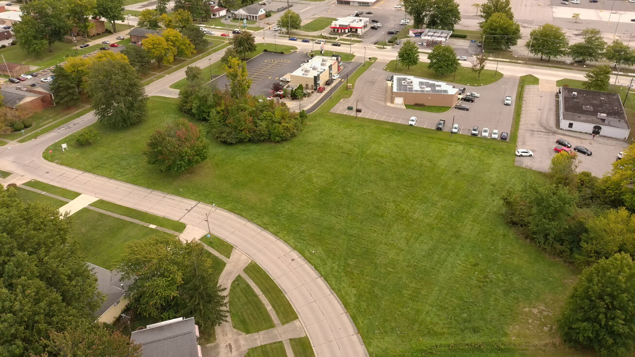 Nantucket Drive, Lorain, OH 44053