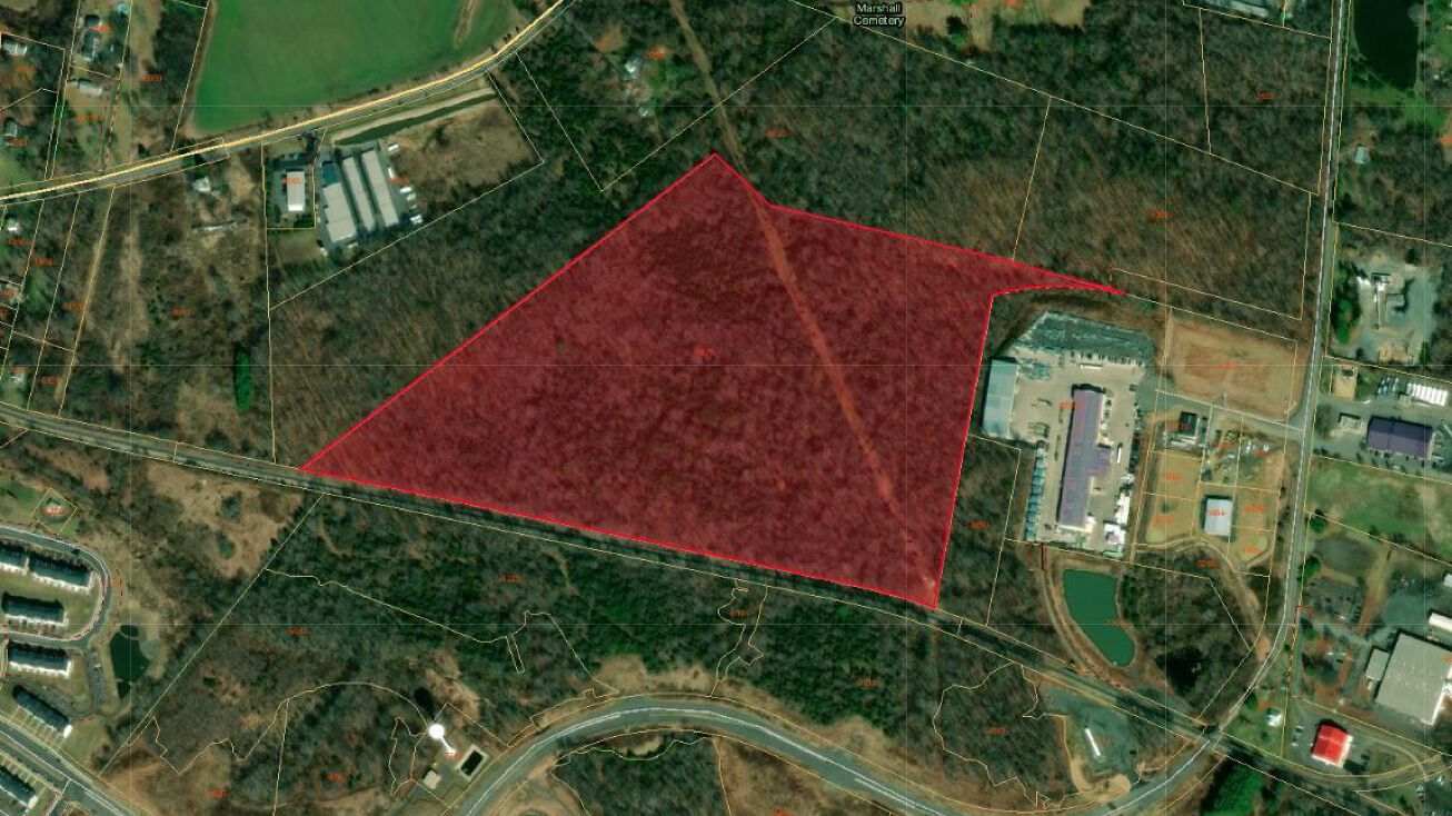 Whiting Rd, Marshall, VA 20115