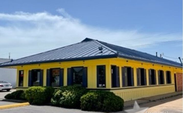 Pictures of Retail property located at 2122 W Gore Blvd, Lawton, OK 73501 for sales - image #1