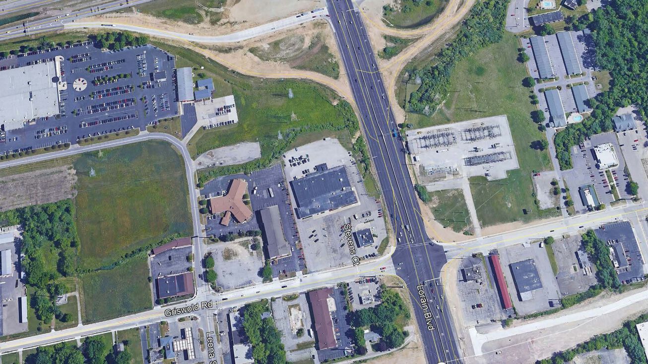 661 Griswold Rd, Elyria, OH 44035