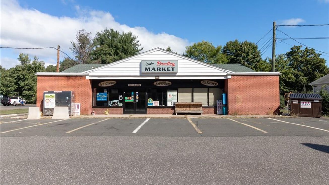 496 Spring St, Windsor Locks, CT 06096