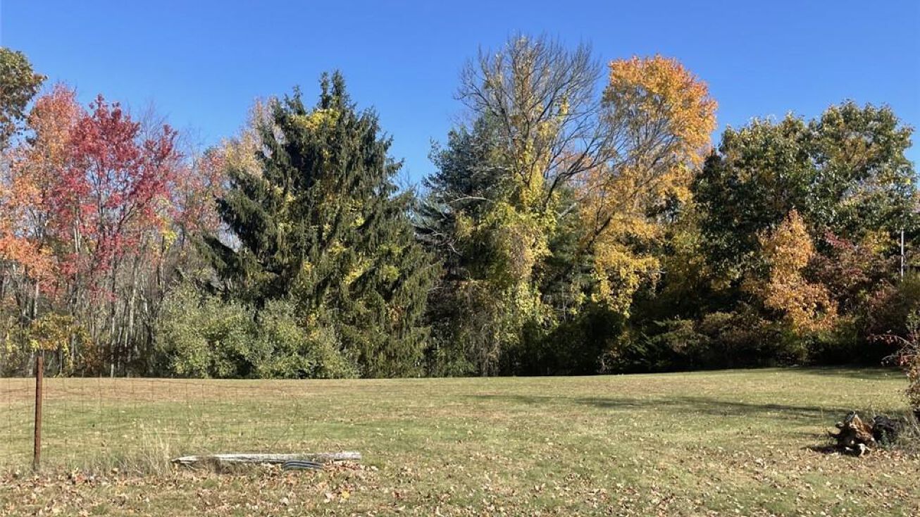 54 Great Pond Rd, Simsbury, CT 06070