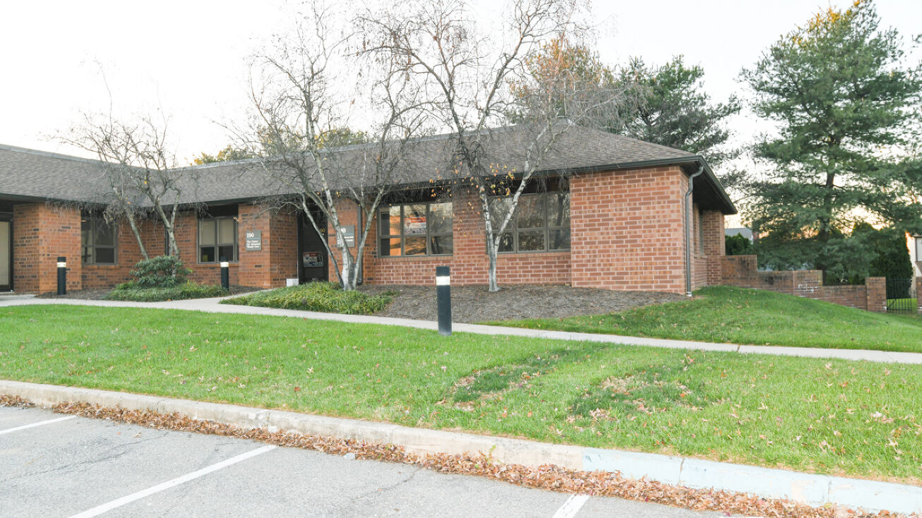 2201 Ridgewood Rd, Wyomissing, PA 19610 Office Property for Sale