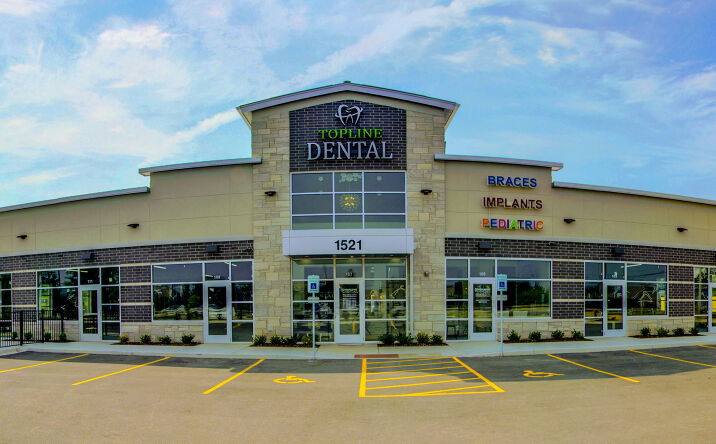 Pictures of Retail property located at 1521 Ogden Avenue, Aurora, IL 60503 for lease - image #1