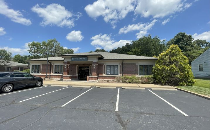 Pictures of Office property located at 217 Clarkson Rd, Ballwin, MO 63011 for lease - image #1
