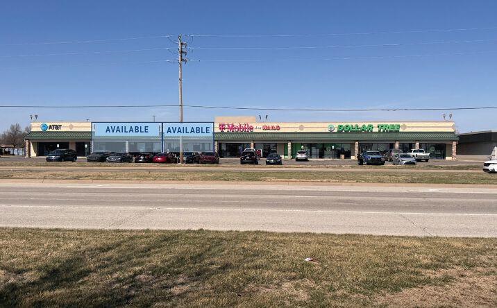 Pictures of Retail property located at 2710 W Central Ave, El Dorado, KS 67042 for lease - image #1