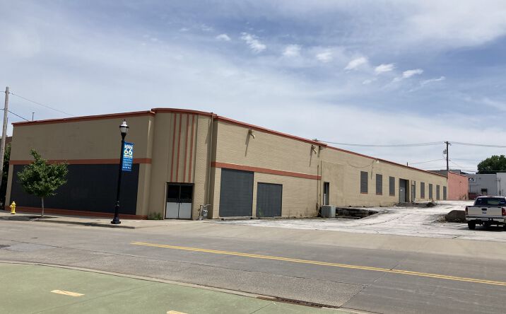 Pictures of Retail, Industrial property located at 524 W College St, Springfield, MO 65806 for lease - image #1