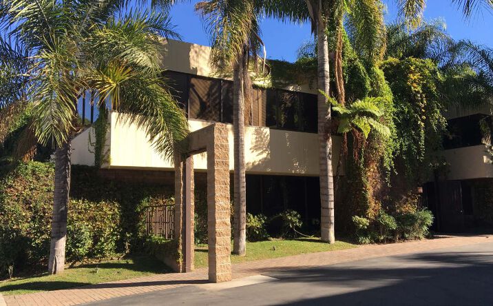Pictures of Office property located at 12650 Riverside Dr, Valley Village, CA 91607 for lease - image #1