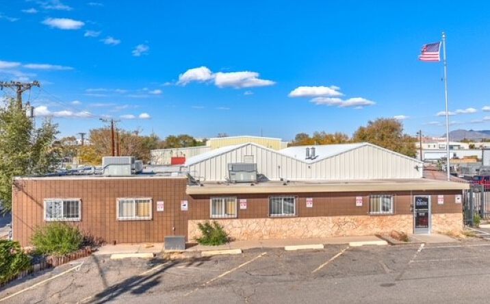 Pictures of Office, Industrial property located at 2121 Menaul Blvd NE, Albuquerque, NM 87107 for lease - image #1