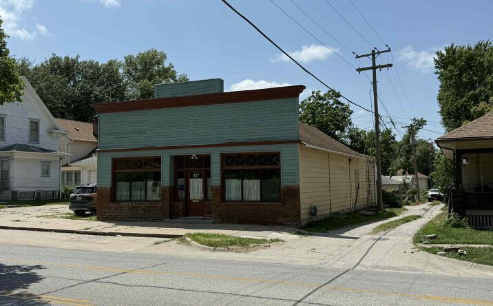 Pictures of Retail, Office property located at 427 N 33rd St, Lincoln, NE 68503 for lease - image #1