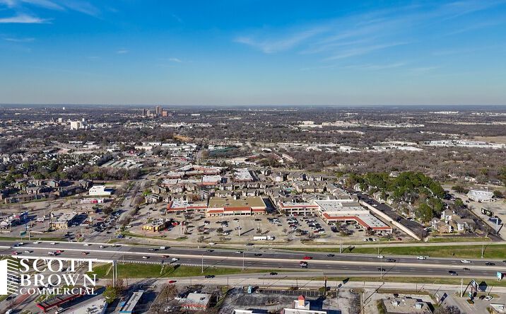 Pictures of Retail property located at 717 S Interstate 35, Denton, TX 76205 for lease - image #1