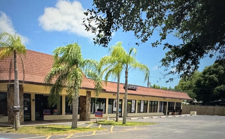 Pictures of Retail property located at 2210 S Tamiami Trl, Venice, FL 34293 for lease - image #1